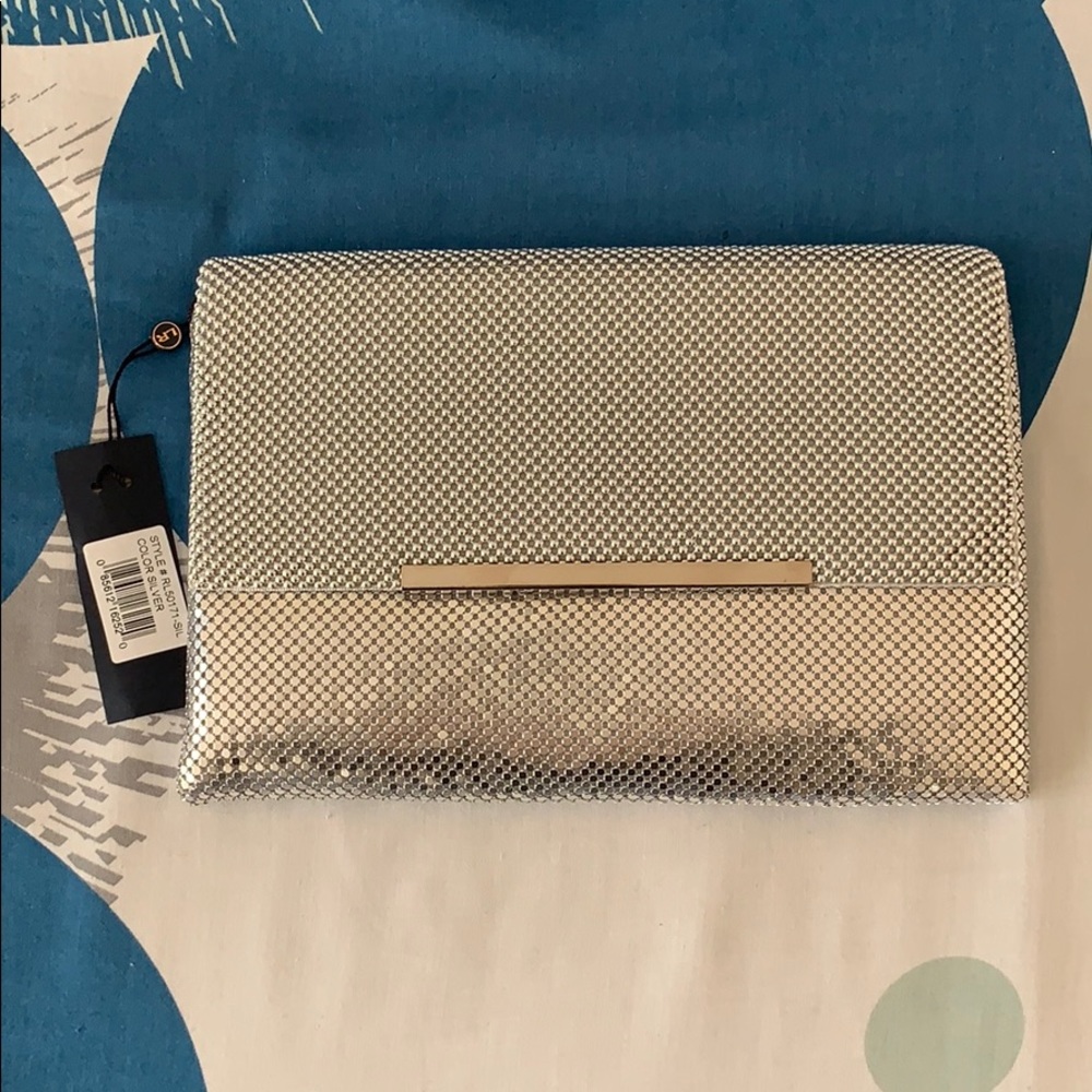 NWT LA REGALE Mesh wristlet